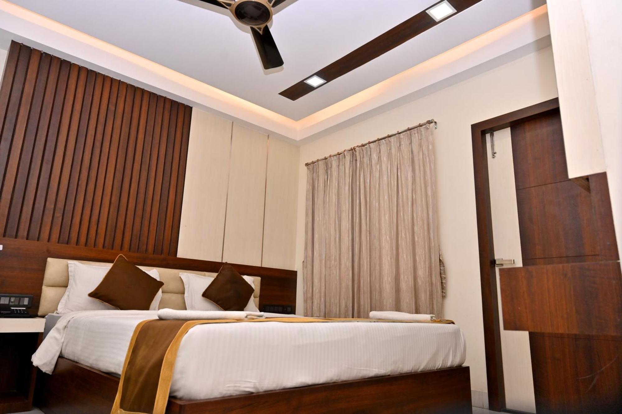 Hotel Silver Land New Digha With Rooftop Pool Экстерьер фото